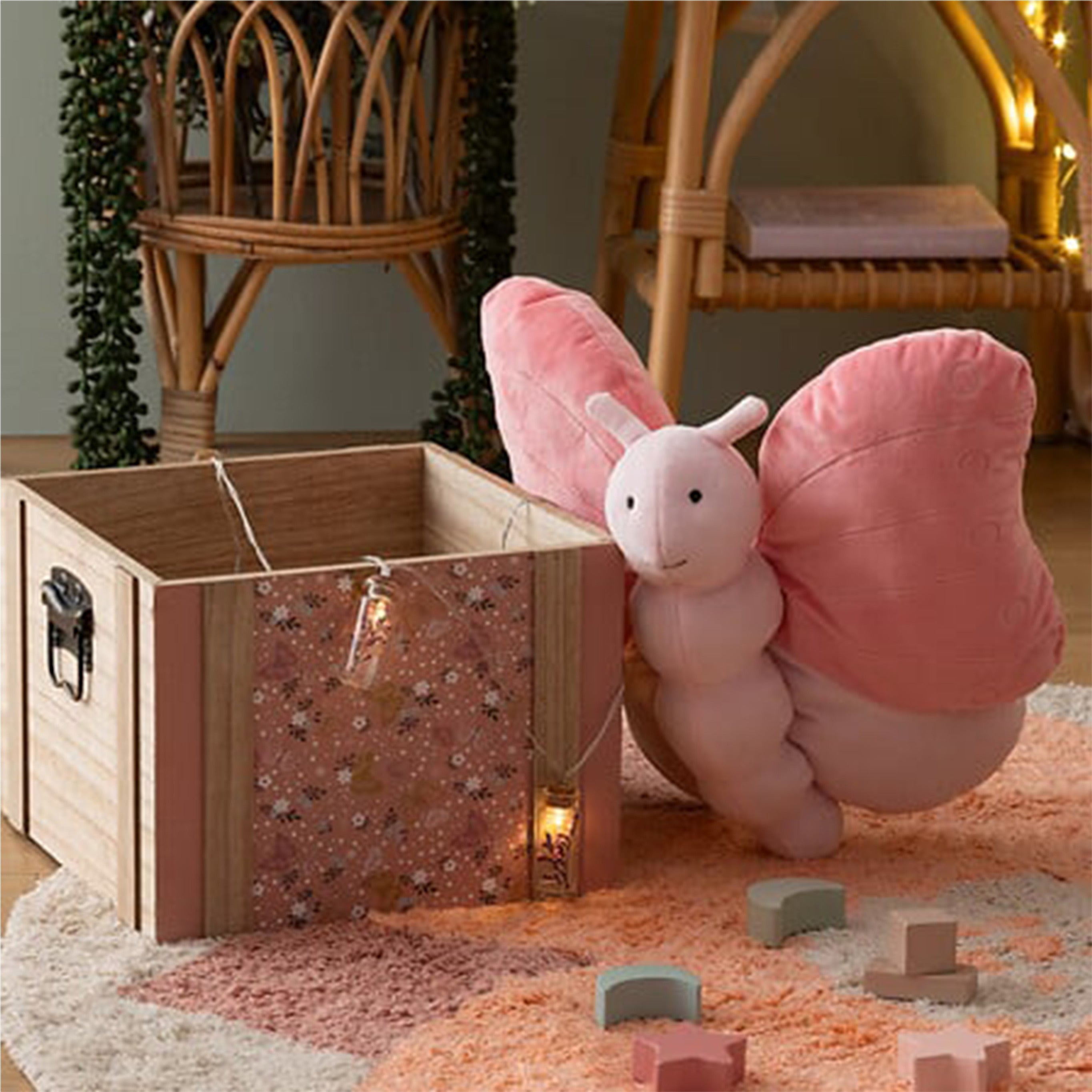 knuffeldier-vlinder-zachte-pluche-stof-fluffy-knuffels-roze-28-cm_10461062-2