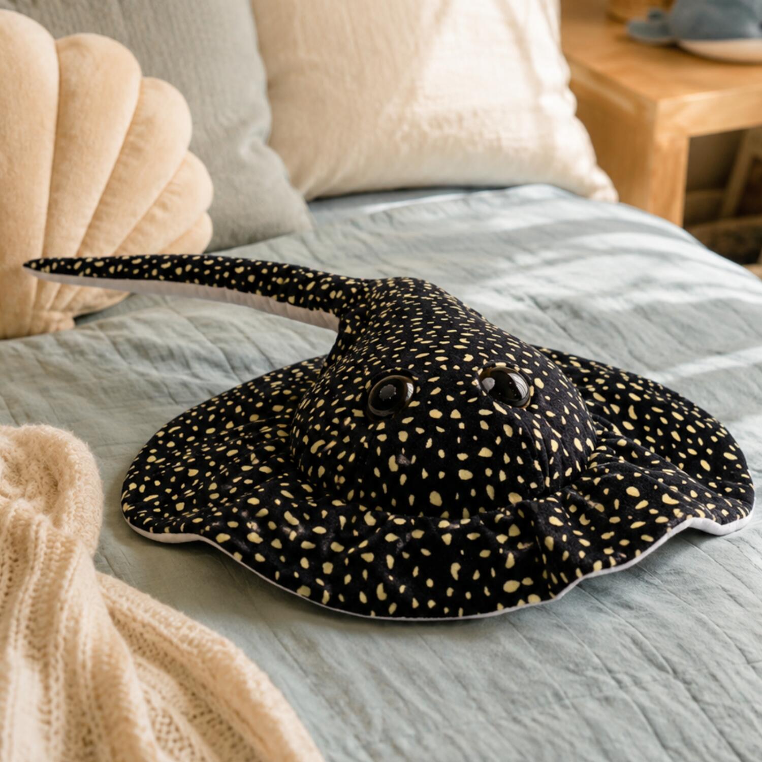 nature-planet-pijlstaartrog-knuffel-pluche-zwart-110-cm_10143177-3