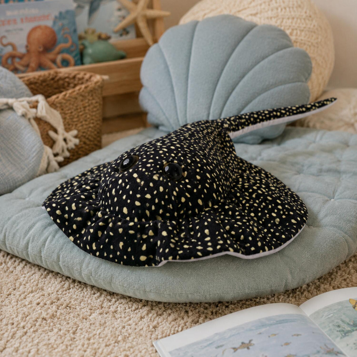 nature-planet-pijlstaartrog-knuffel-pluche-zwart-110-cm_10143177-4