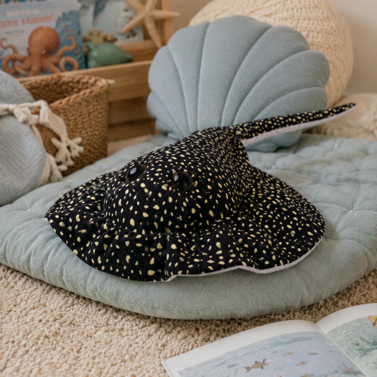 nature-planet-pijlstaartrog-knuffel-pluche-zwart-110-cm_10143177-4