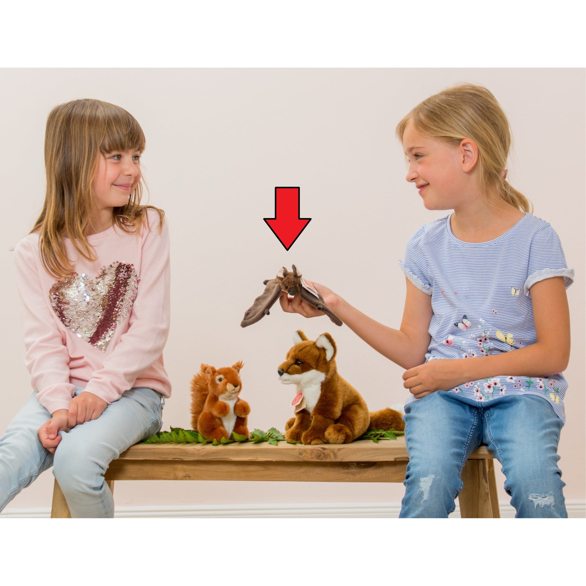 vleermuis-knuffel-zachte-pluche-grijs-24-cm_10434272-1
