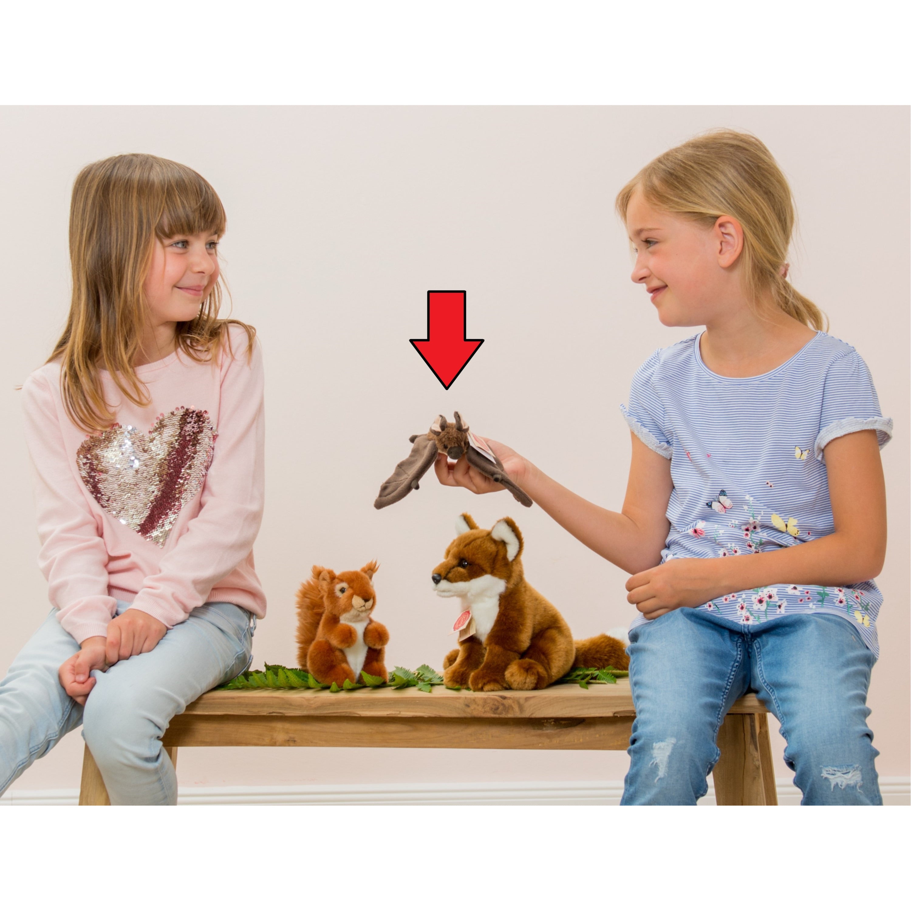 vleermuis-knuffel-zachte-pluche-grijs-24-cm_10434272-1