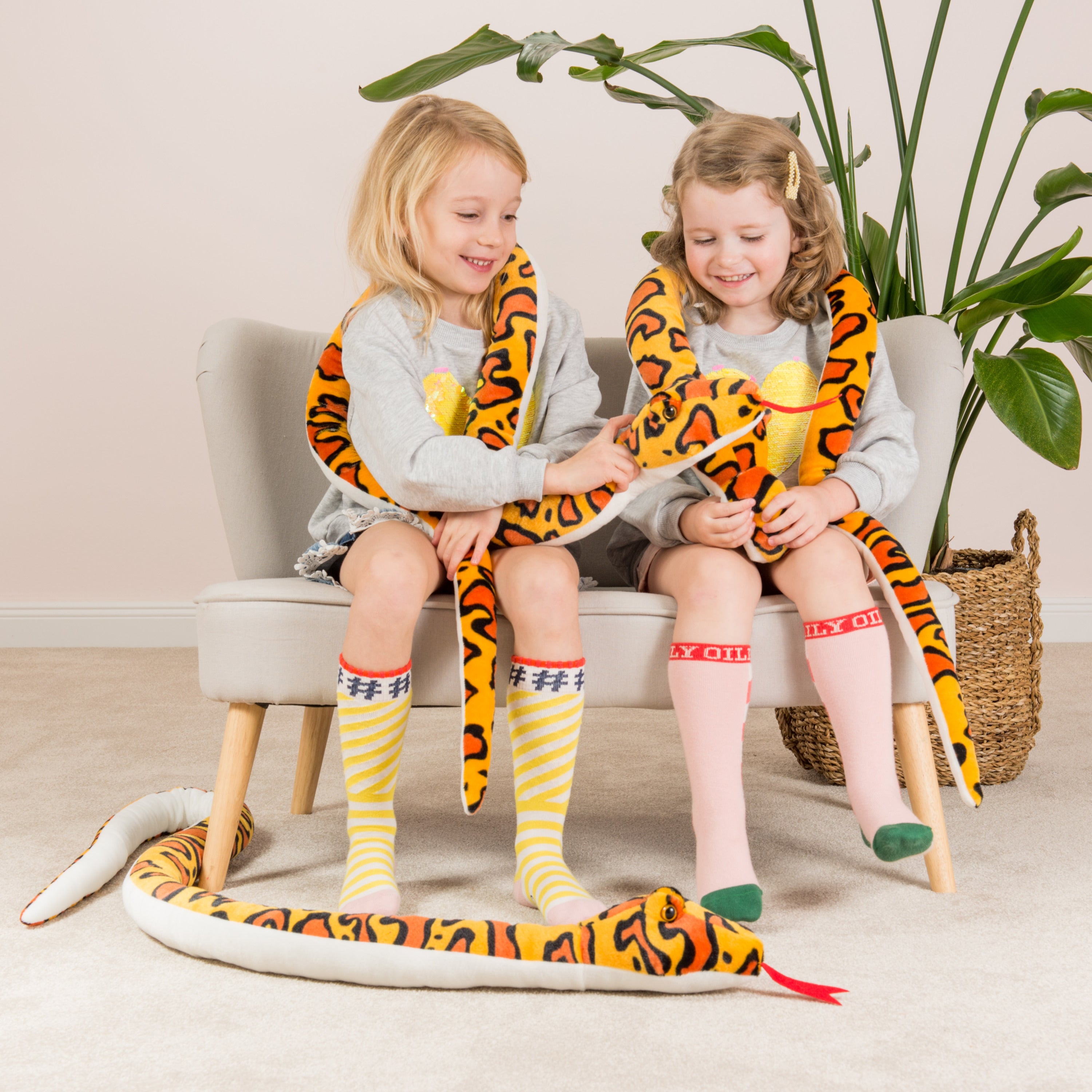 knuffeldier-slang-zachte-pluche-stof-premium-kwaliteit-knuffels-geel-175-cm_10434285-1