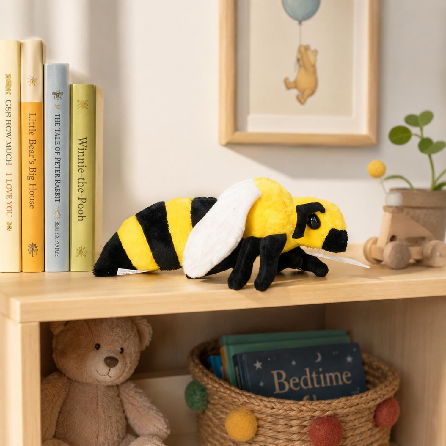 Pluche wesp knuffel - 20 cm - insecten knuffel - Pluchen speelgoed