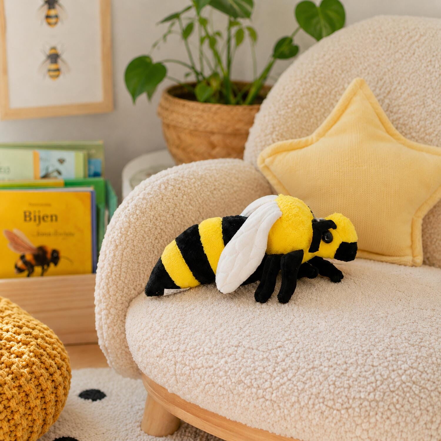 Pluche wesp knuffel - 20 cm - insecten knuffel - Pluchen speelgoed
